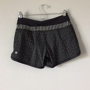 Lululemon Run Speed Shorts 4 Black Dots Stripes